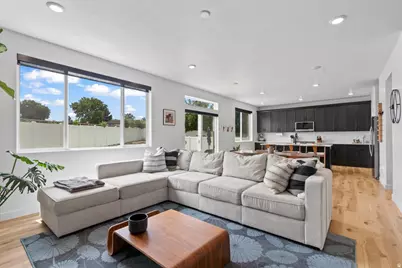 4892 S Snarr Haven Ct W, Taylorsville, UT 84129 - Photo 5