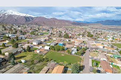 650 E Bridger Ln, Elk Ridge, UT 84651 - Photo 9