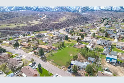 650 E Bridger Ln, Elk Ridge, UT 84651 - Photo 17