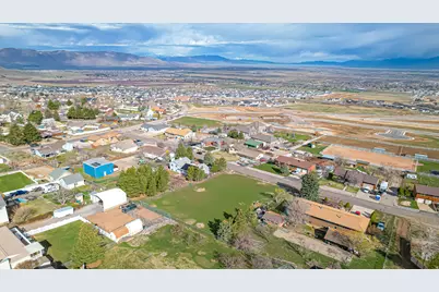 650 E Bridger Ln, Elk Ridge, UT 84651 - Photo 11