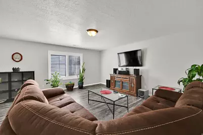 892 N Flint Cir, Tooele, UT 84074 - Photo 7