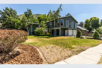 7717 S 3500 E, Cottonwood Heights, UT 84121 - Photo 43