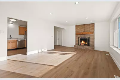 7161 S 2155 E, Cottonwood Heights, UT 84121 - Photo 5