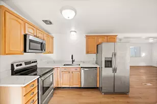 7161 S 2155 E, Cottonwood Heights, UT 84121 - Photo 11