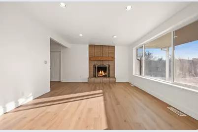 7161 S 2155 E, Cottonwood Heights, UT 84121 - Photo 3