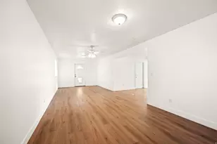 7161 S 2155 E, Cottonwood Heights, UT 84121 - Photo 9