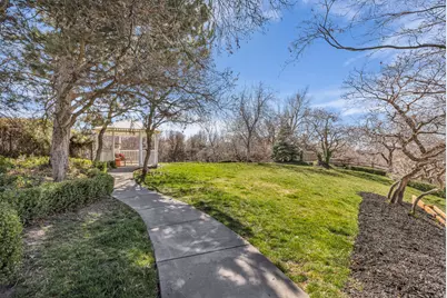 882 E Windsor Ln N, Kaysville, UT 84037 - Photo 43