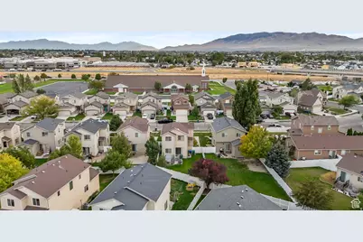 1898 W Pointe Loop, Lehi, UT 84048 - Photo 31