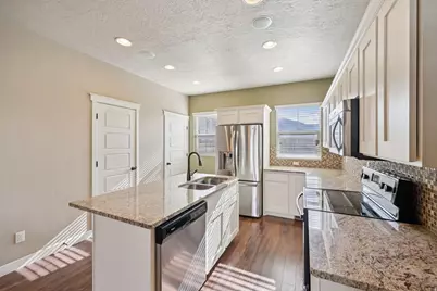 420 N Main St #22, Kaysville, UT 84037 - Photo 13