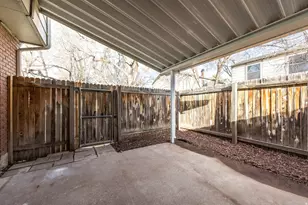 6066 S 2075 E, Holladay, UT 84121 - Photo 11