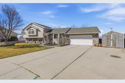 1320 E Woodhill Cir, Sandy, UT 84092 - Photo 1