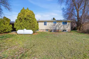 131 W 400 N, Malad City, ID 83252 - Photo 37