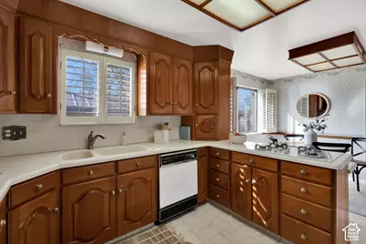 556 S 450 E, Orem, UT 84097 - Photo 17