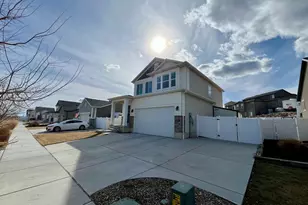 6135 N Boulter Peak Ln, Eagle Mountain, UT 84005 - Photo 3