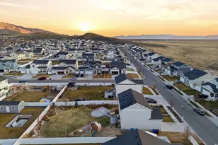 7884 N Seabiscuit Rd, Eagle Mountain, UT 84005 - Photo 33