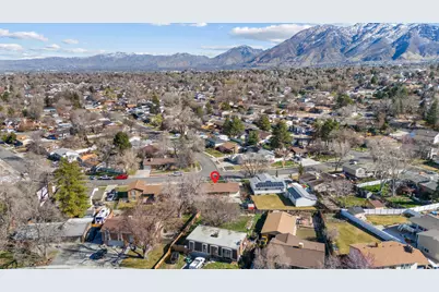 876 E Chariot Dr, Sandy, UT 84094 - Photo 31