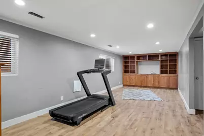 876 E Chariot Dr, Sandy, UT 84094 - Photo 17