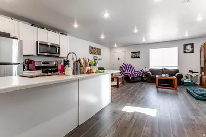 1822 N Blue Iris Ave #1055, Tooele, UT 84074 - Photo 5