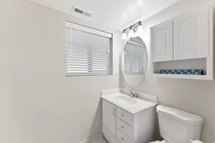 10889 S Granite Dr E, Sandy, UT 84094 - Photo 19