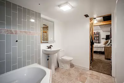 4986 S Hensley Cir, Taylorsville, UT 84129 - Photo 31