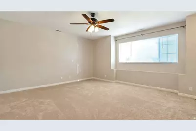 380 W 4900 S #11, Washington Terrace, UT 84405 - Photo 3