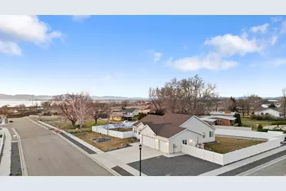 206 W 300 S, Willard, UT 84340 - Photo 3