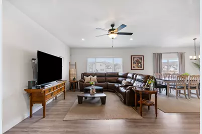 4206 E Bonne Vista Dr N, Eagle Mountain, UT 84005 - Photo 15