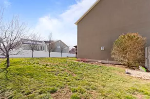 1368 E 275 S, Layton, UT 84040 - Photo 43