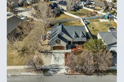 332 W Hillside Dr, Saratoga Springs, UT 84045 - Photo 43