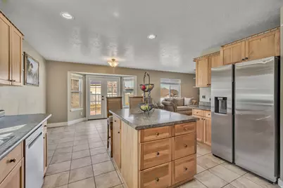 332 W Hillside Dr, Saratoga Springs, UT 84045 - Photo 11