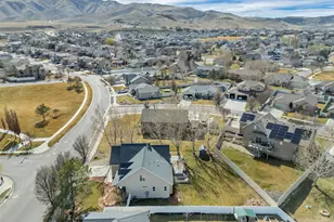 332 W Hillside Dr, Saratoga Springs, UT 84045 - Photo 37