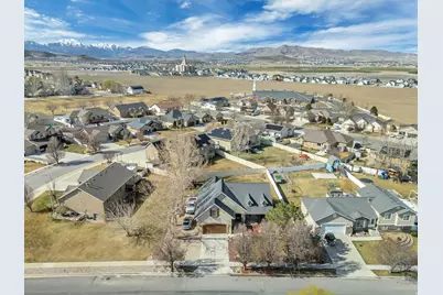 332 W Hillside Dr, Saratoga Springs, UT 84045 - Photo 31