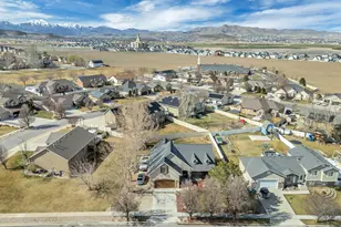 332 W Hillside Dr, Saratoga Springs, UT 84045 - Photo 31