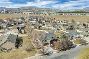 332 W Hillside Dr, Saratoga Springs, UT 84045 - Photo 35