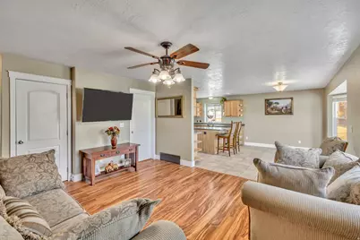 332 W Hillside Dr, Saratoga Springs, UT 84045 - Photo 7