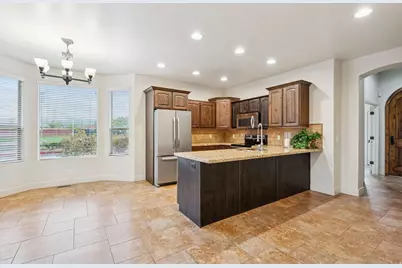 1260 N 200 W, Bountiful, UT 84010 - Photo 5