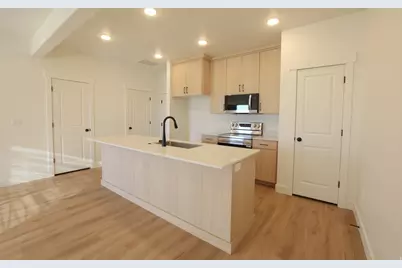 273 W 690 N, Smithfield, UT 84335 - Photo 5