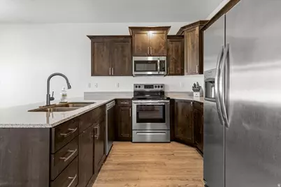 826 N Gleneagles Ct, Tooele, UT 84074 - Photo 9