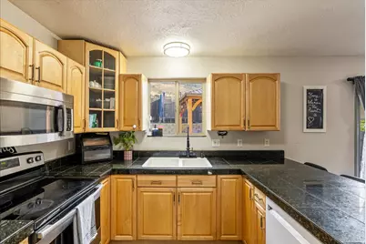 1404 N Spring Mountain Rd E, Springville, UT 84663 - Photo 11