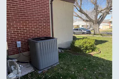 2406 E 2100 S, Salt Lake City, UT 84109 - Photo 29