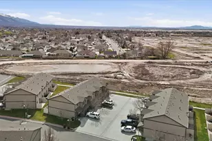 1912 N 300 W, Harrisville, UT 84414 - Photo 31