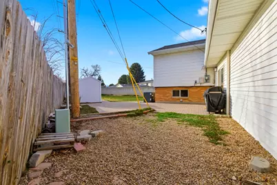 7588 S Jordan Dale Rd W, West Jordan, UT 84084 - Photo 25