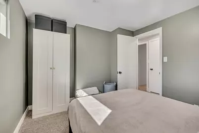 8546 S 1330 E, Sandy, UT 84093 - Photo 17