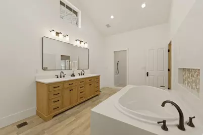 16 S 200 E, Centerville, UT 84014 - Photo 25