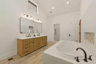 16 S 200 E, Centerville, UT 84014 - Photo 25