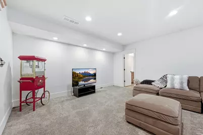 16 S 200 E, Centerville, UT 84014 - Photo 43