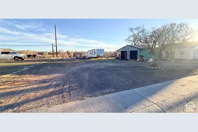 124 Grassy Trail Dr, East Carbon, UT 84520 - Photo 5