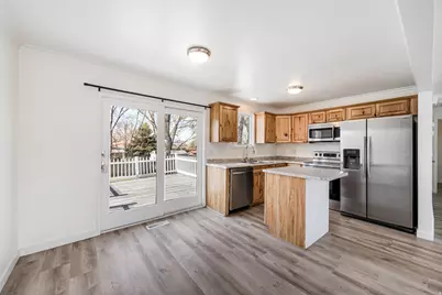 9822 S Darin Dr, Sandy, UT 84070 - Photo 7