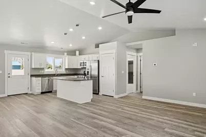 3879 N Hawks Landing Lp, Cedar City, UT 84721 - Photo 9