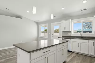 3879 N Hawks Landing Lp, Cedar City, UT 84721 - Photo 15